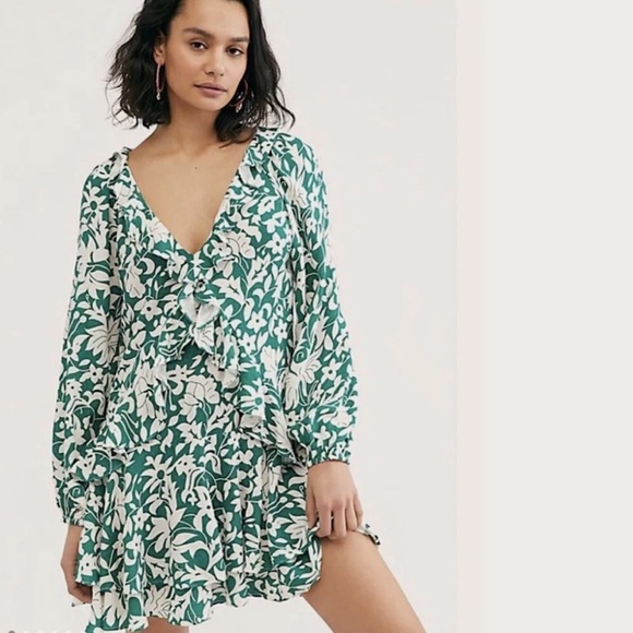 Free People Dresses & Skirts - Free People Rebecca green & white floral mini dress
